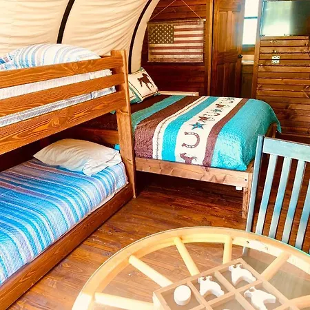 Ultimate Covered Wagon Pioneers Paradise Brownsville Exterior photo